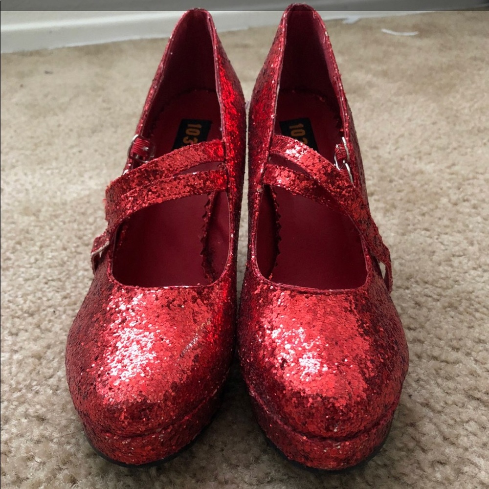 Red sequence heels - Picture 2 of 4